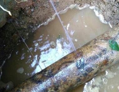 乌达楼顶渗水维修公司分享下地暖漏水的原因及检测方法。